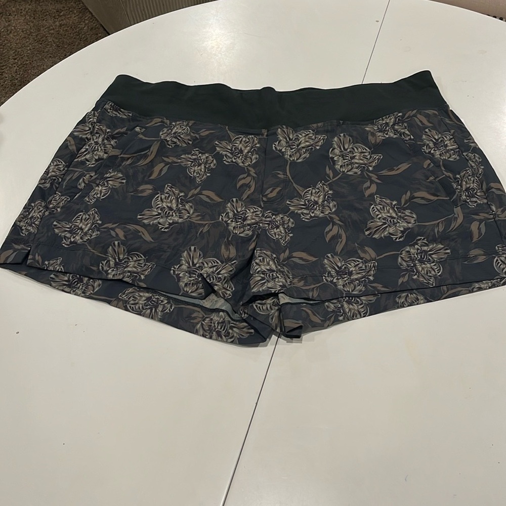 Athleta Trekkie North Printed Short